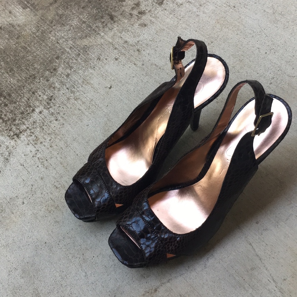Jessica Simpson pumps